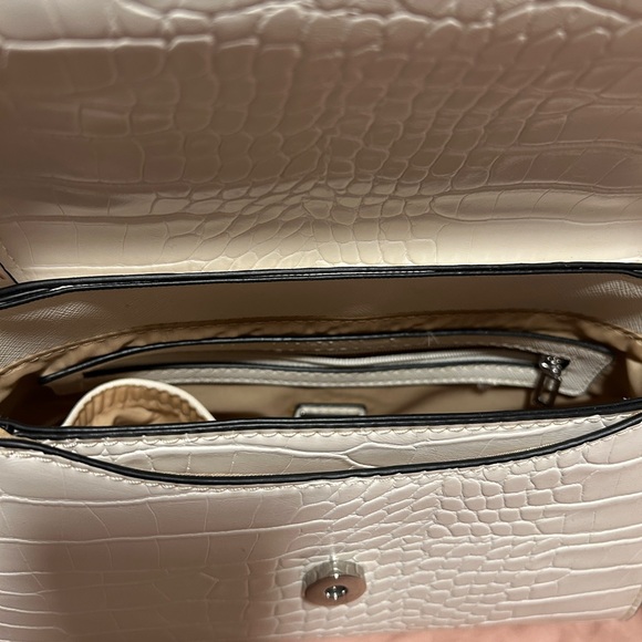 Guess Handbag - Picture 5 of 6